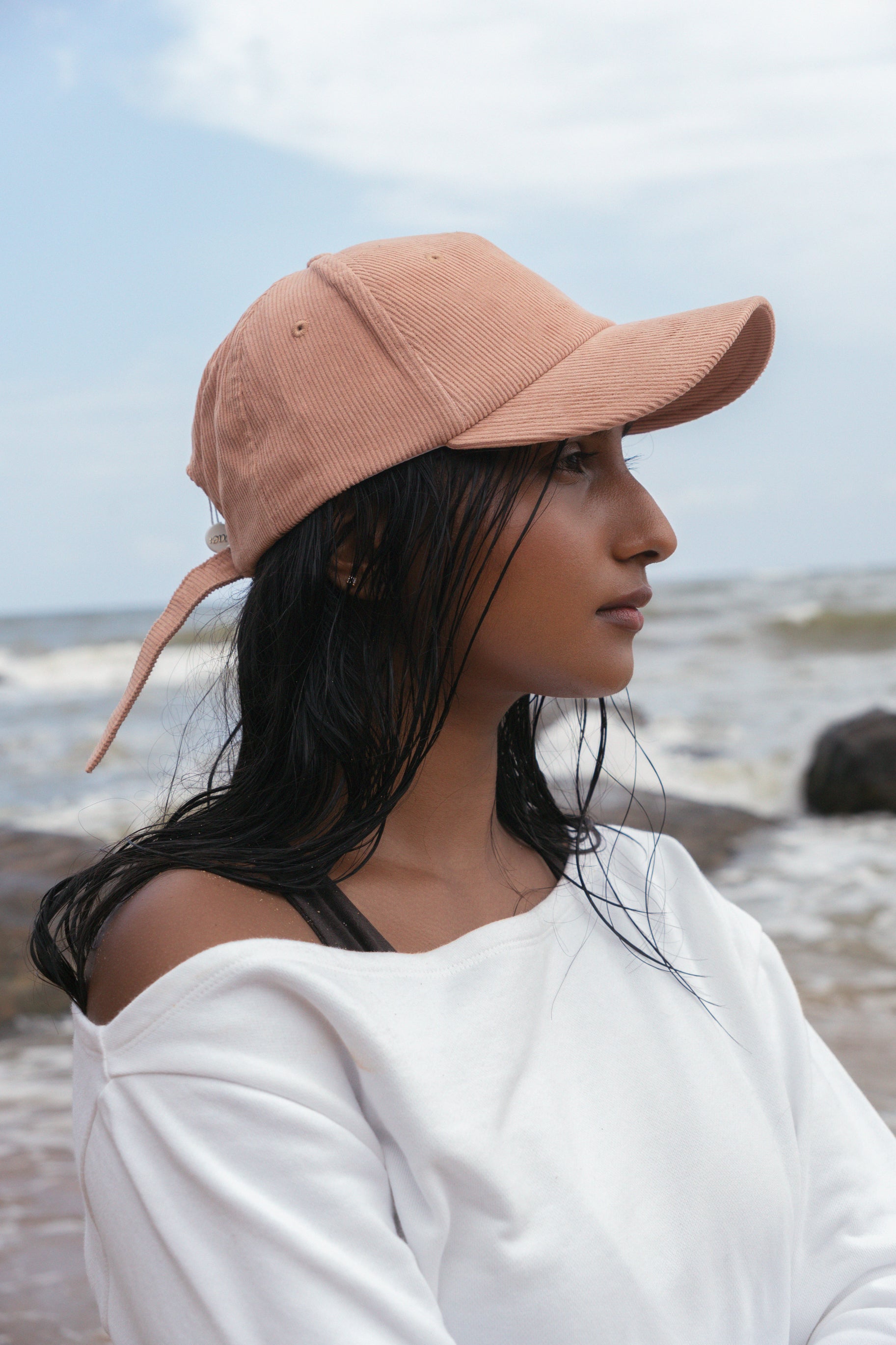 EMBROIDERED CORDUROY CAP